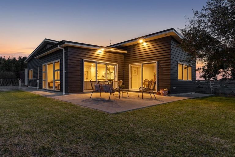 Photo of property in 11 Maury Place, Foxton, 4814