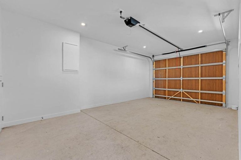 Photo of property in 2 Irwin Lane, Windsor Park, 0632