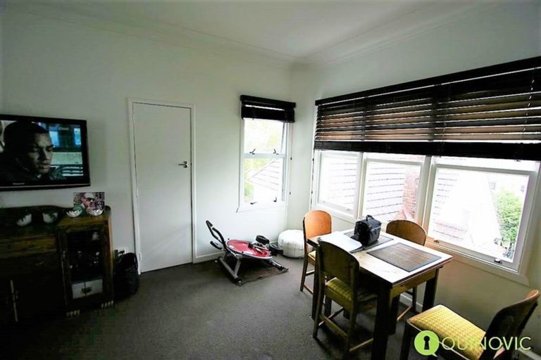 Photo of property in Illawarra Flats, 11/6 Brighton Road, Parnell, Auckland, 1052