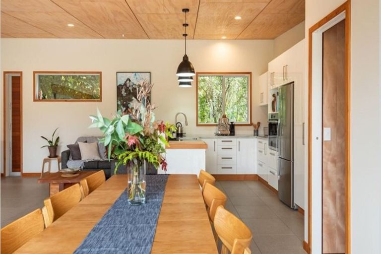 Photo of property in 29a Greenaway Road, Waikanae, 5036