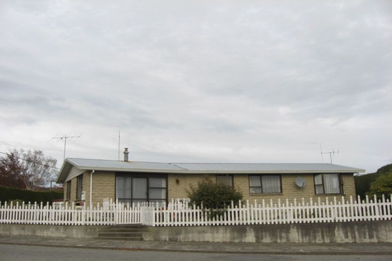 Photo of property in 61 Northumberland Street, Tapanui, 9522