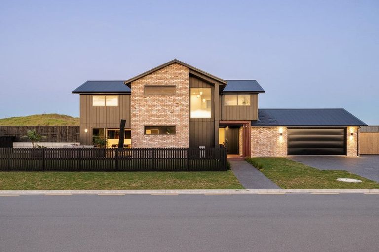 Photo of property in 8 Kuakua Close, Papamoa Beach, Papamoa, 3118