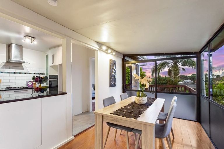 Photo of property in 17 Ebony Place, Massey, Auckland, 0614