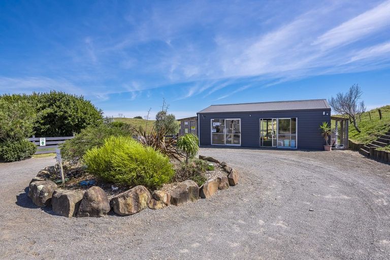 Photo of property in 125 Derham Road, Te Horo, Otaki, 5581