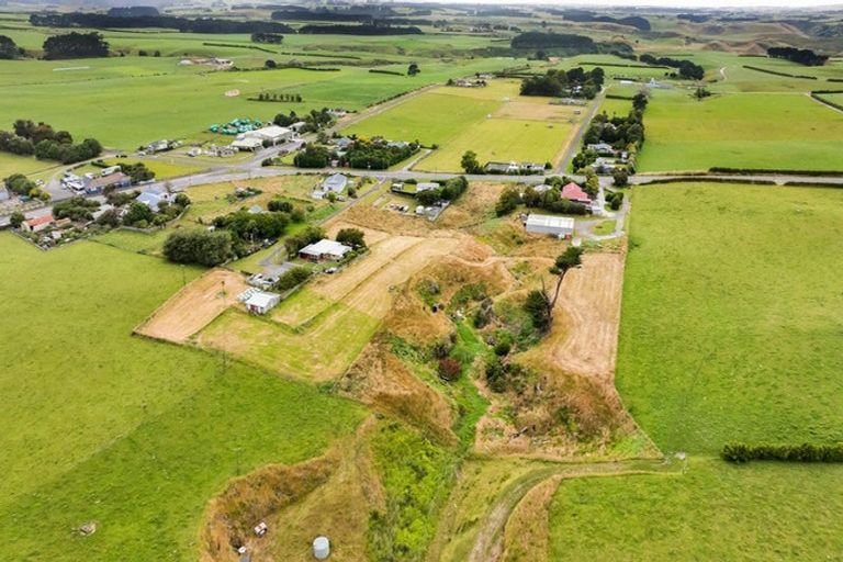 Photo of property in 15 Gilbert Street, Kakaramea, Patea, 4598