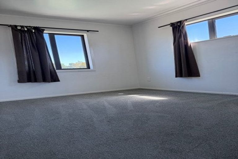 Photo of property in 18 Heathberry Close, Papatoetoe, Auckland, 2025