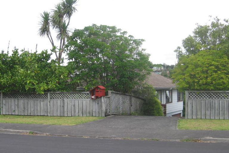 Photo of property in 83 Athena Drive, Totara Vale, Auckland, 0629