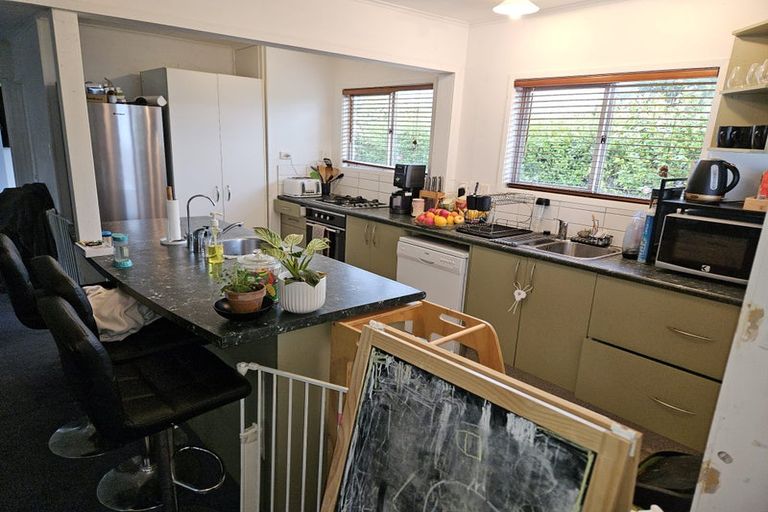 Photo of property in 21 Lavelle Road, Henderson, Auckland, 0612