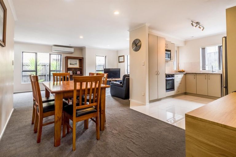 Photo of property in 48 Kirikiri Drive, Papakura, 2110