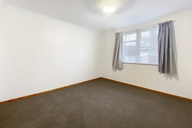 Photo of property in 2/1115 Fergusson Drive, Clouston Park, Upper Hutt, 5018