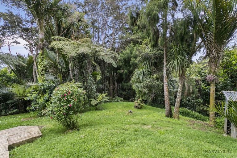 Photo of property in 51 Opanuku Road, Henderson Valley, Auckland, 0612