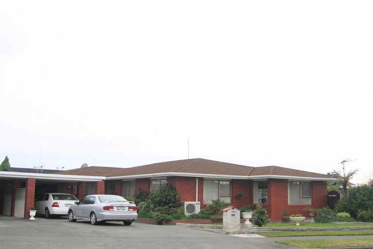 Photo of property in 174 Tait Drive, Greenmeadows, Napier, 4112