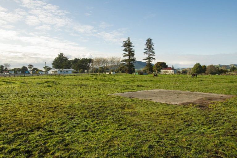 Photo of property in 1 Cook Street, Tolaga Bay, 4077