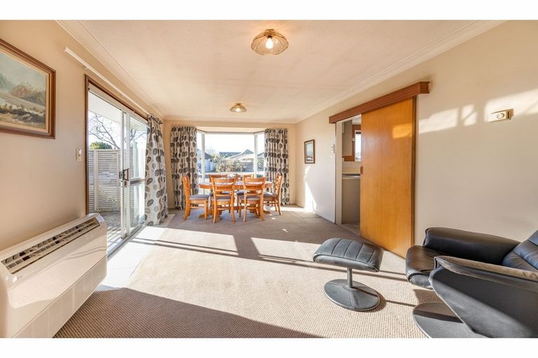 Photo of property in 19 Broadfell Avenue, Avonhead, Christchurch, 8042