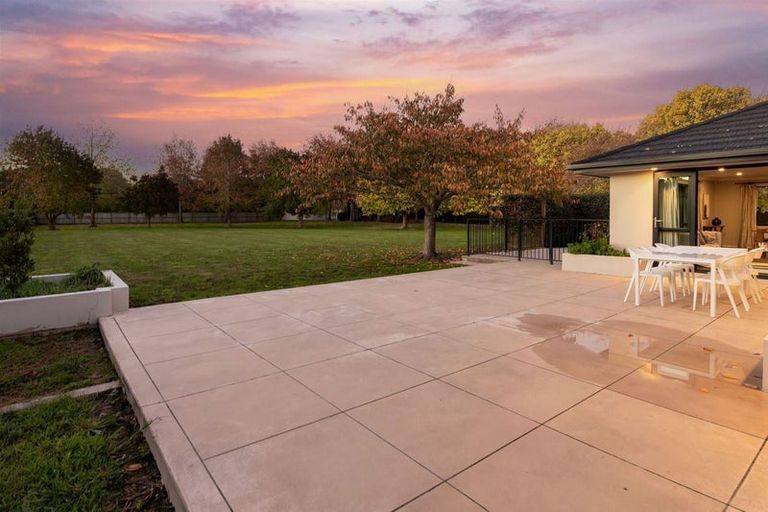 Photo of property in 290 Queen Elizabeth Ii Drive, Mairehau, Christchurch, 8052