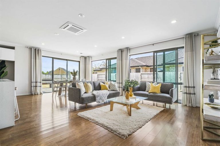 Photo of property in 52 Sirius Crescent, Rototuna North, Hamilton, 3210