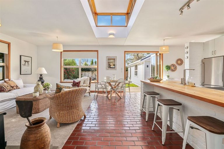 Photo of property in 18 Saint James Avenue, Papanui, Christchurch, 8053