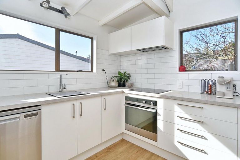 Photo of property in 2/10 Grenville Street, Waltham, Christchurch, 8011