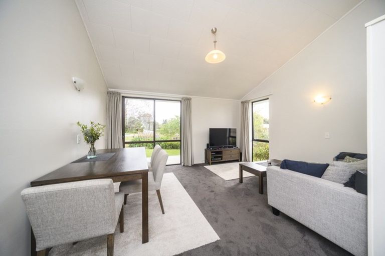 Photo of property in 34 Kowhai Street, Tokomaru, Palmerston North, 4474