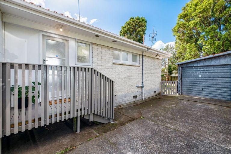 Photo of property in 2/219 Swanson Road, Henderson, Auckland, 0610