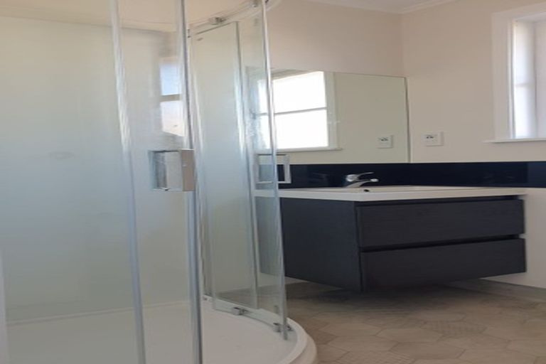 Photo of property in 1/50 Dyer Street, Epuni, Lower Hutt, 5011