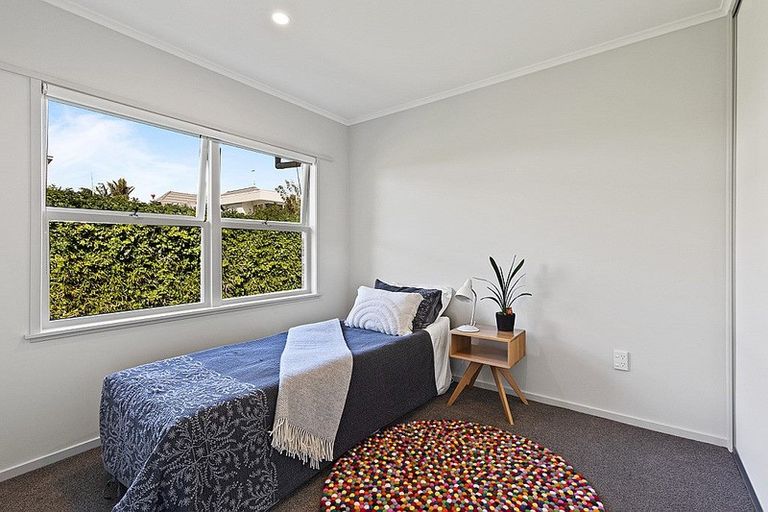 Photo of property in 2/5 Otakau Road, Milford, Auckland, 0620