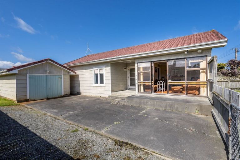 Photo of property in 114 Rua Avenue, Waitarere Beach, Levin, 5510