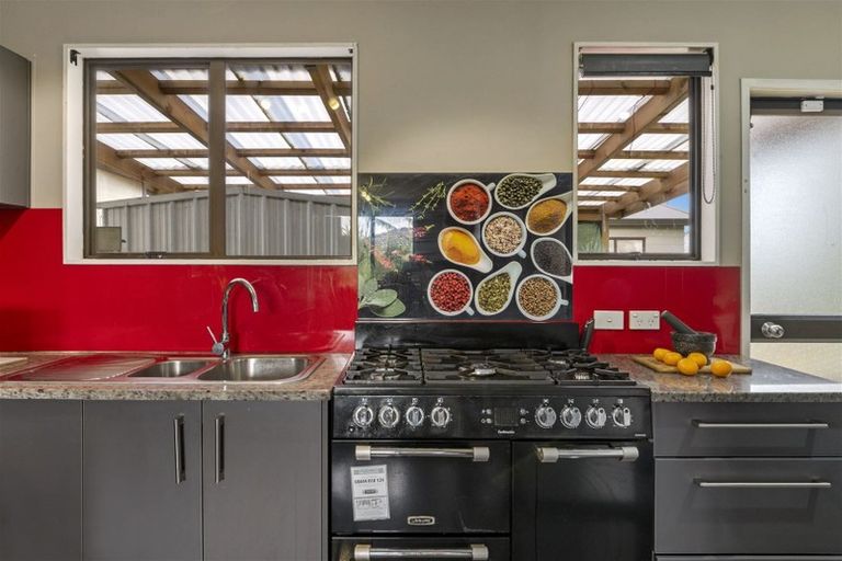 Photo of property in 1/9 Penion Drive, Flat Bush, Auckland, 2023