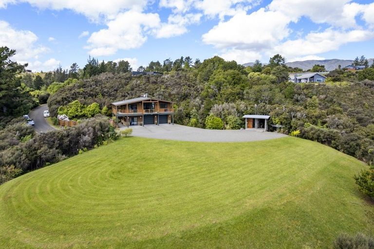 Photo of property in 11 Streets Way, Timberlea, Upper Hutt, 5018