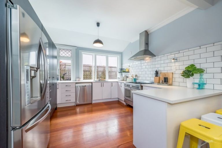 Photo of property in 5 Boulcott Street, Boulcott, Lower Hutt, 5010