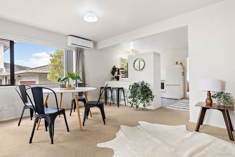 Photo of property in 25 Petrel Place, Massey, Auckland, 0614