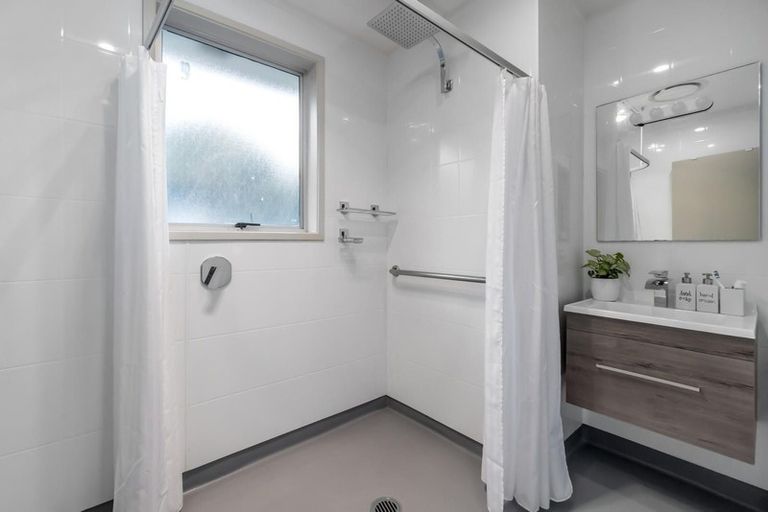 Photo of property in 3 Shale Avenue, Massey, Auckland, 0614