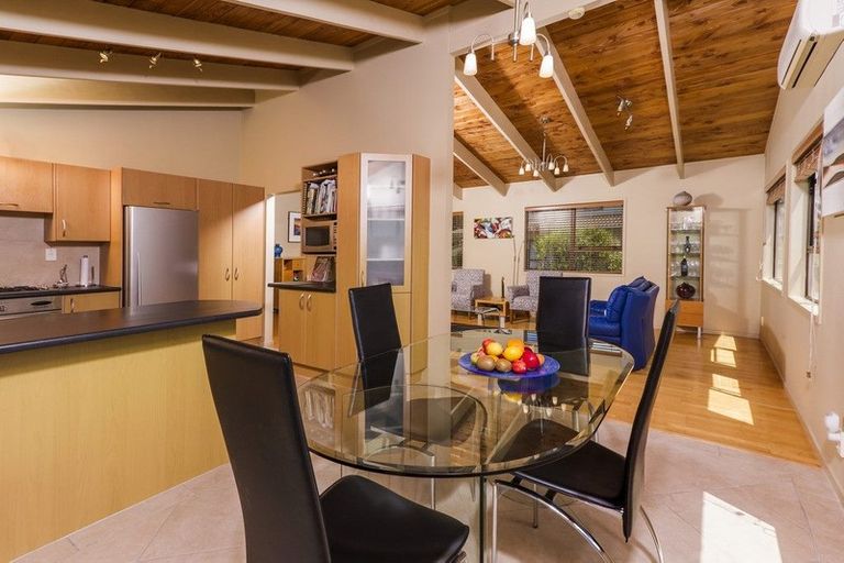 Photo of property in 1/59 Churchill Road, Murrays Bay, Auckland, 0630