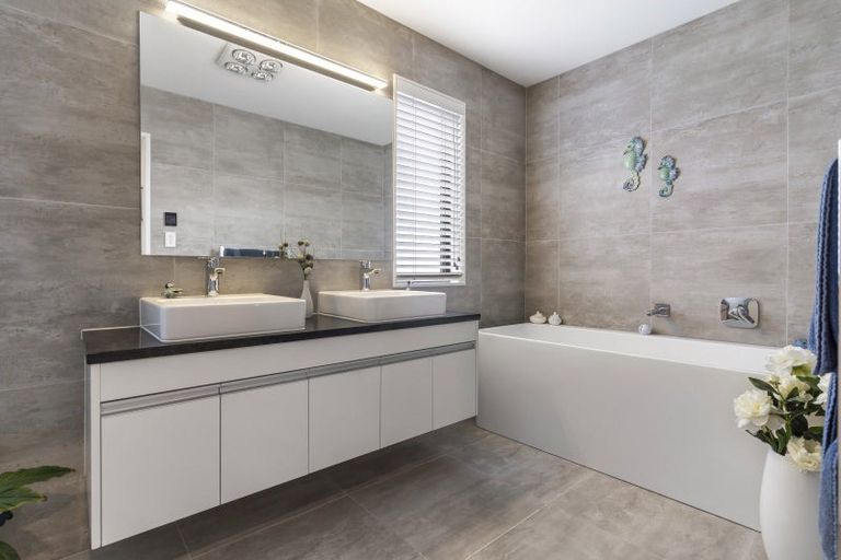 Photo of property in 20 Thistle Close, Beachlands, Auckland, 2018