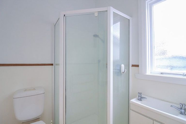 Photo of property in 34 Birdwood Road, Waterloo, Lower Hutt, 5011