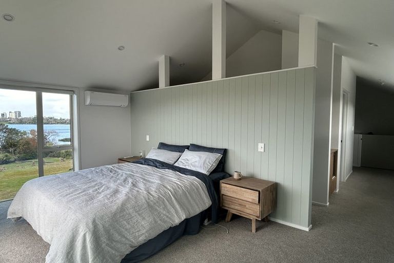 Photo of property in 18 Macbeth Court, Milford, Auckland, 0620