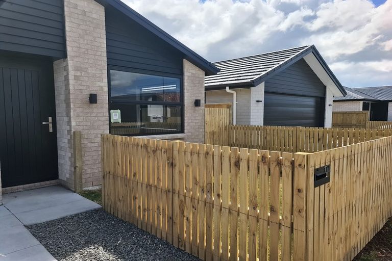 Photo of property in 11 Hinaki Street, Poike, Tauranga, 3112