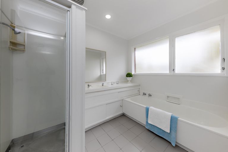 Photo of property in 41 Lawrence Crescent, Hillpark, Auckland, 2102