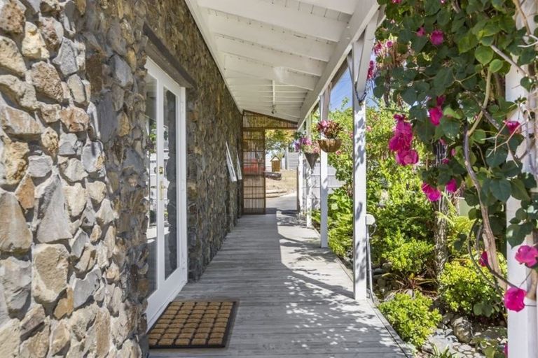 Photo of property in 1354 Whangaparaoa Road, Army Bay, Whangaparaoa, 0930