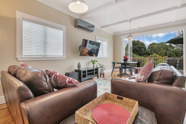 Photo of property in 83 Beach Haven Road, Beach Haven, Auckland, 0626
