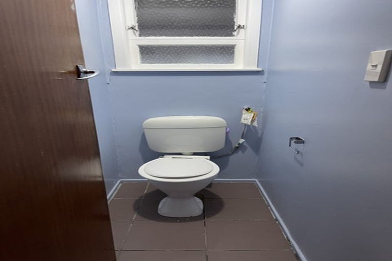 Photo of property in 116 Edgewater Drive, Pakuranga, Auckland, 2010