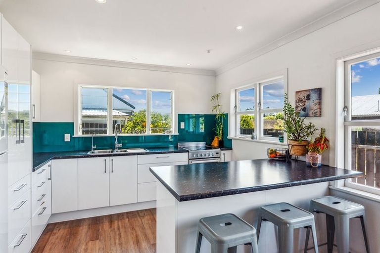 Photo of property in 15 Ratanui Road, Paraparaumu, 5032