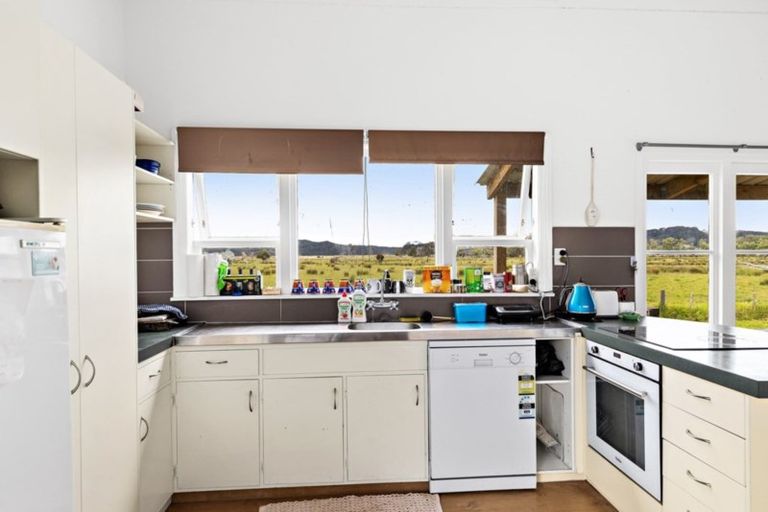 Photo of property in 212 Parkhurst Road, Parakai, 0830