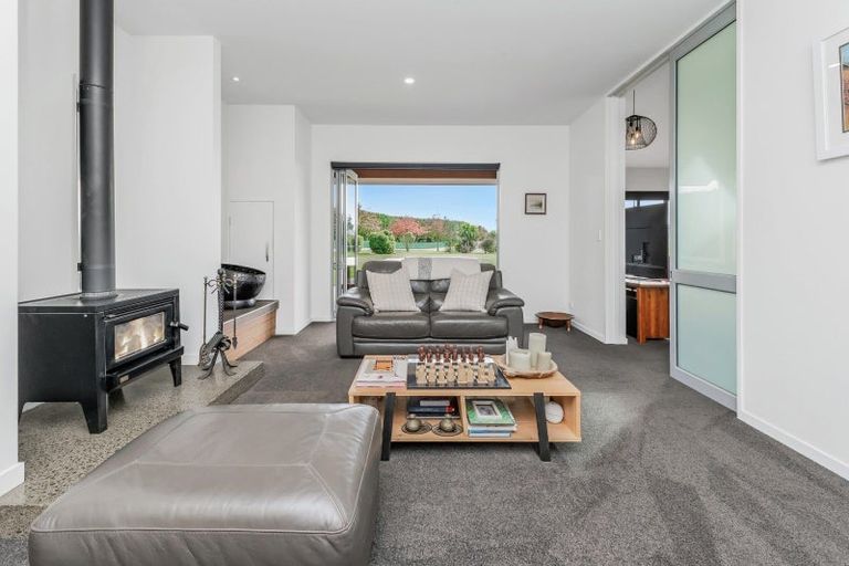 Photo of property in 39 Thorndon Close, Kirwee, Darfield, 7571