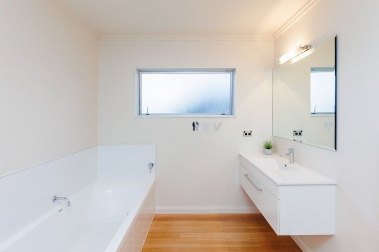 Photo of property in 11 Manhattan Court, Kelvin Grove, Palmerston North, 4414