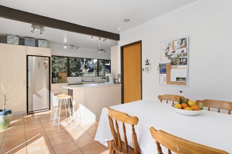 Photo of property in 25 Links View Drive, Omokoroa, 3114