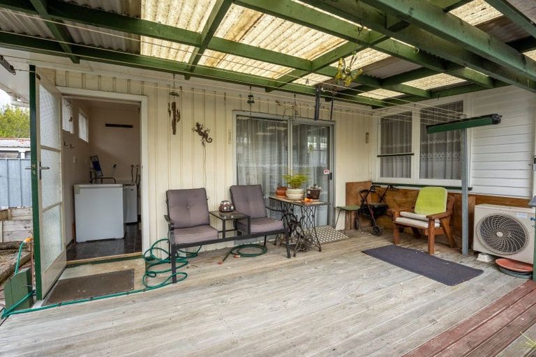 Photo of property in 44 Oregon Drive, Maoribank, Upper Hutt, 5018