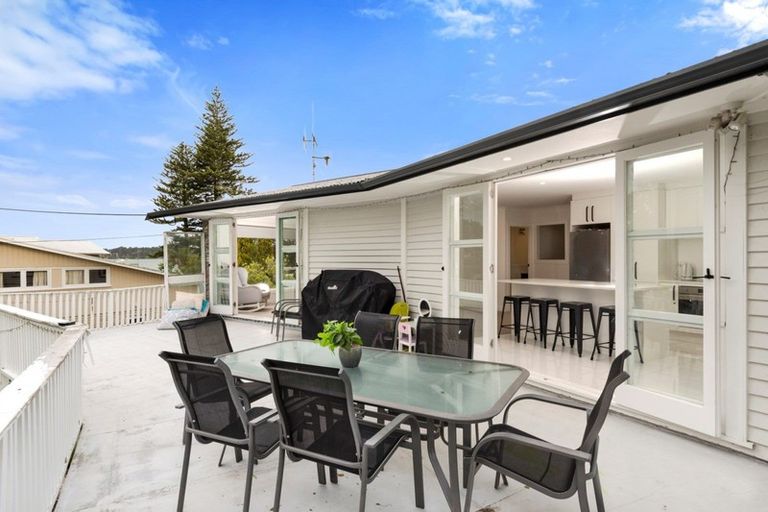 Photo of property in 6 Beach Grove, Omokoroa, 3114