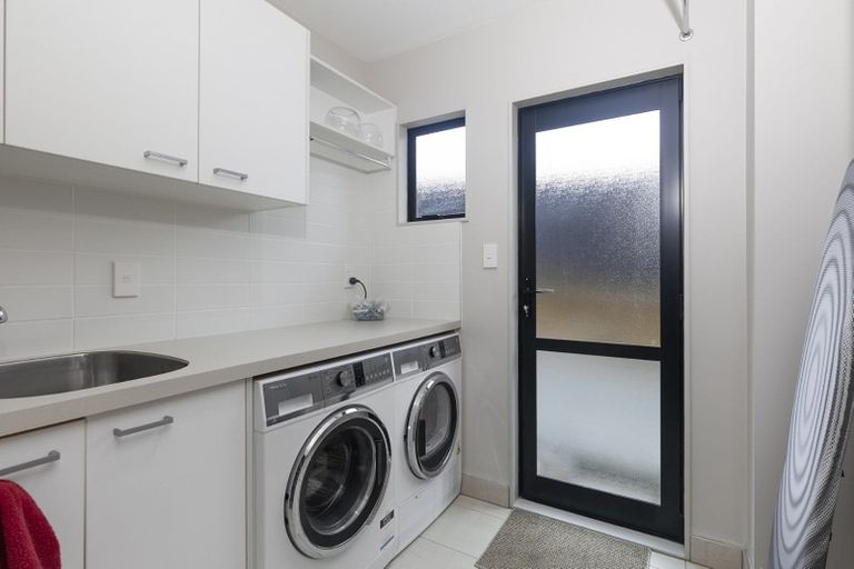 Photo of property in 87 Knights Road, Rothesay Bay, Auckland, 0630