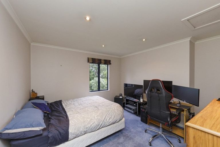 Photo of property in 7 La Lena Grove, Fitzherbert, Palmerston North, 4410